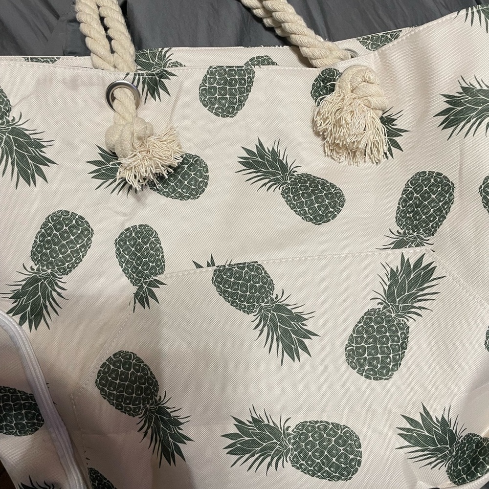Adorable Pineapple Beach Bag -Euc - image 7